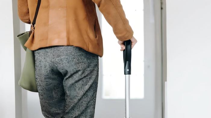 Mit kell tudnia, mielőtt alumínium sétabotgyártót választana